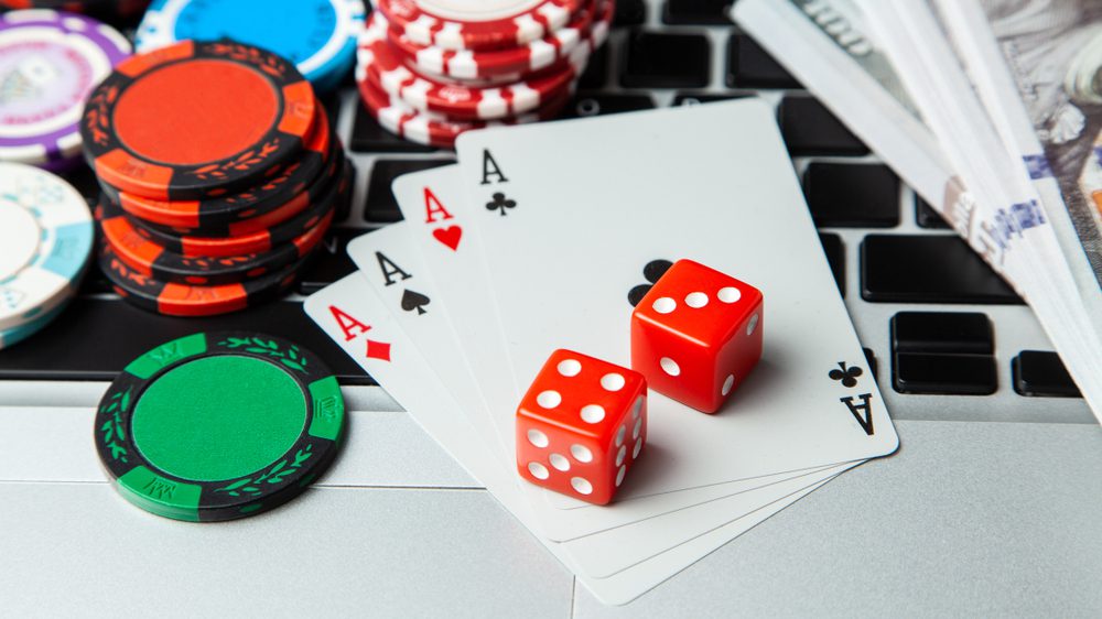 The Thrills and Risks of the Virtual Casino Experience